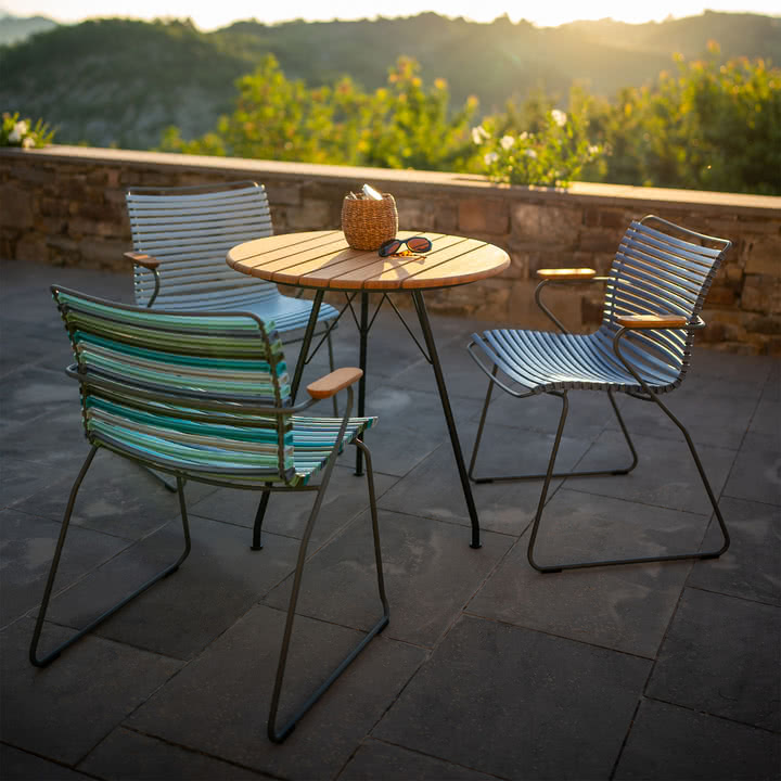 HOUE - CLICK Outdoor Dining Armlehnstuhl mit niedriger Lehne