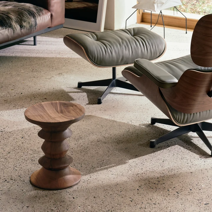 Vitra - Eames Hocker, Modell A, Nussbaum dunkel