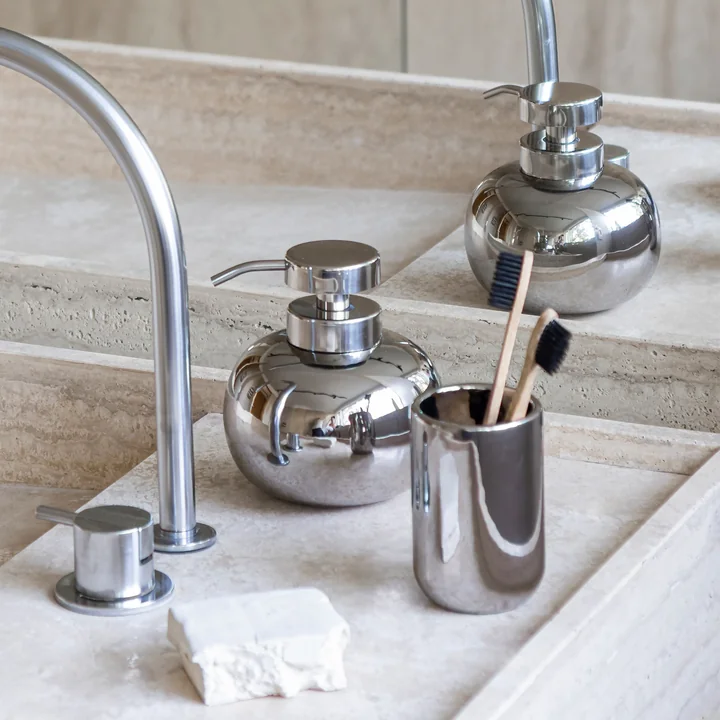 Mette Ditmer - Lotus Seifenspender, H 13 cm, chrom