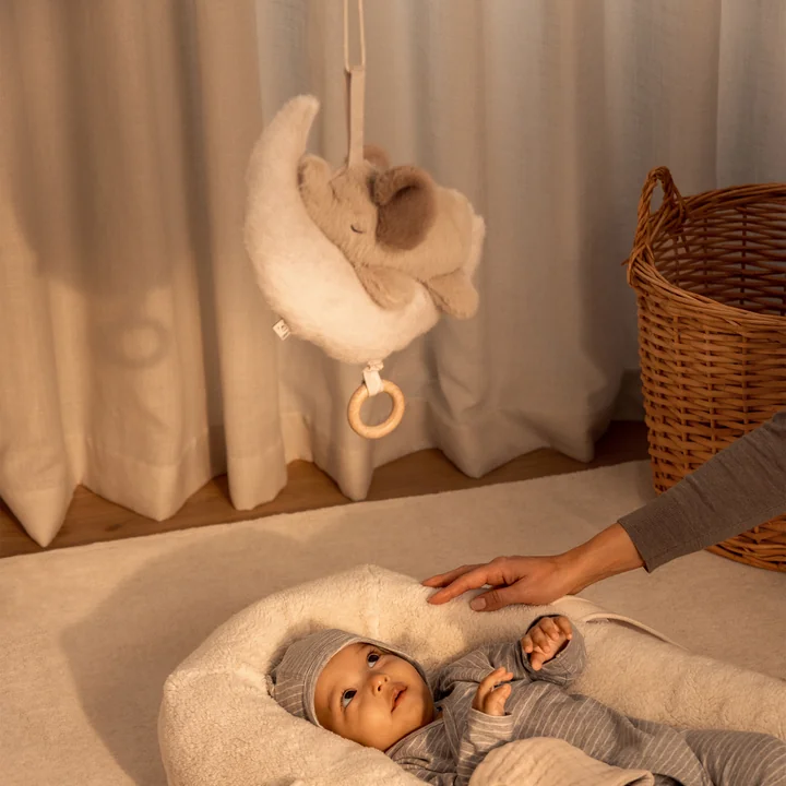 LIEWOOD - Mandy Musikmobile Baby-Elefant, mist / sandy