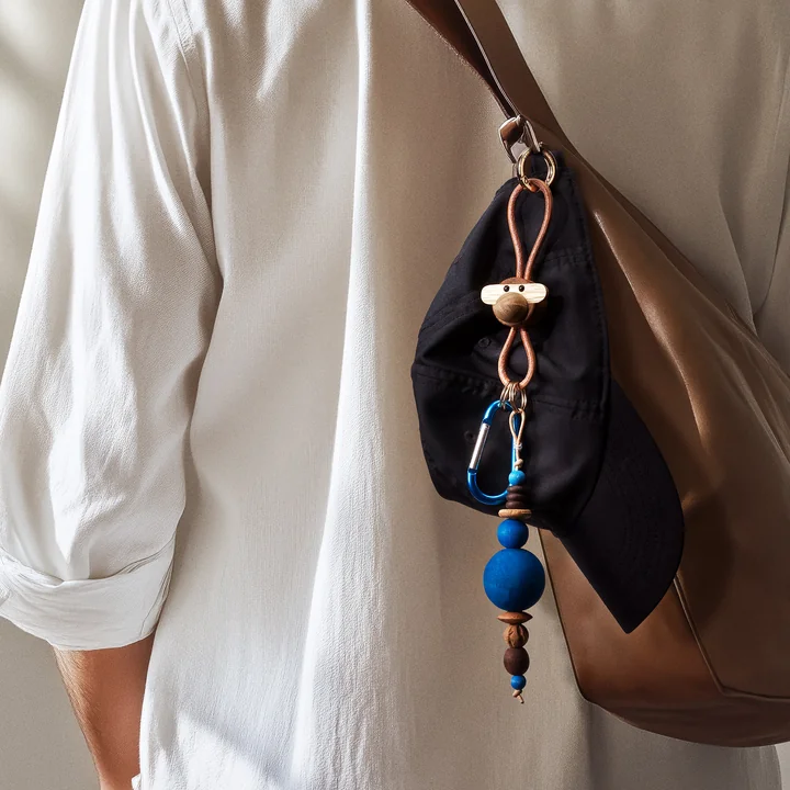 Kay Bojesen - Affe Schlüsselanhänger, Teak geölt / Limba geölt / silber / Leder schwarz