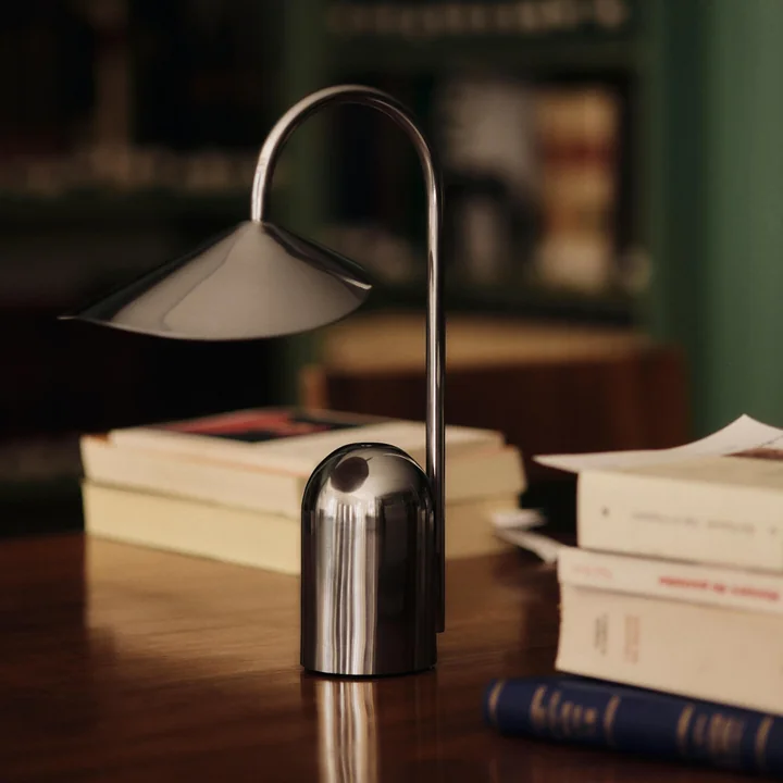 Ferm Living - Arum Akku LED-Tischleuchte, Edelstahl