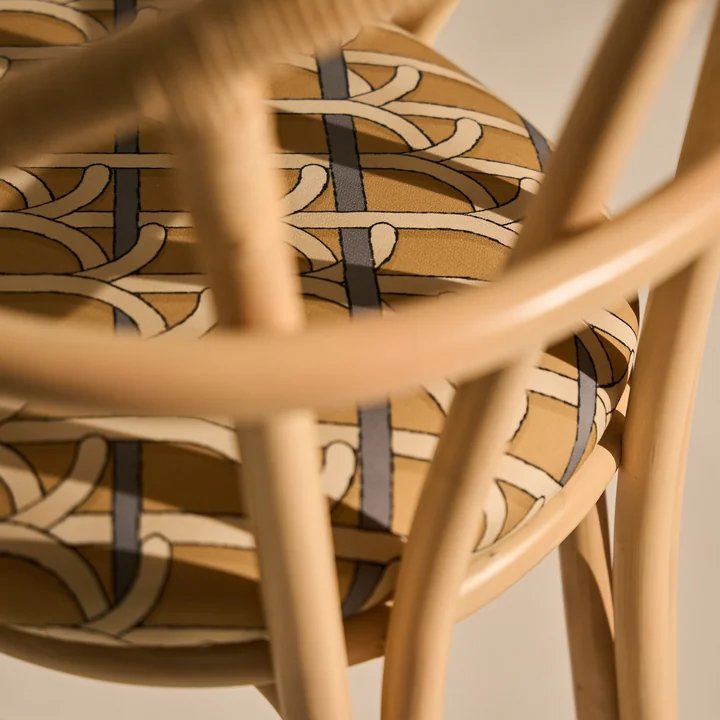 Gubi - Bistra Armlehnstuhl