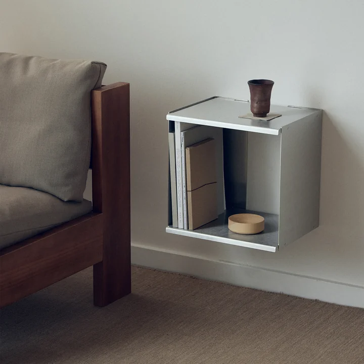 Form & Refine - Taper Wandregal, Cube, 34 x 35 cm, Edelstahl gebürstet