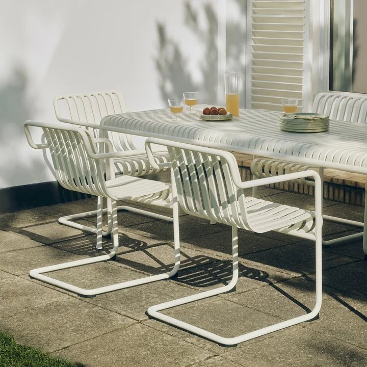 HAY - Palissade Cantilever Dining Armlehnenstuhl, cream white