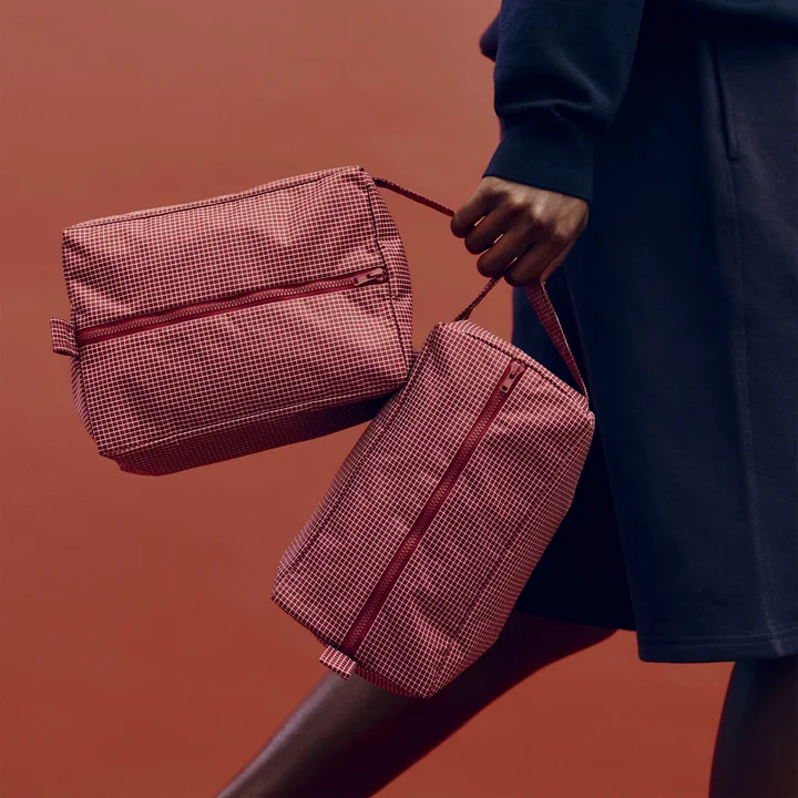 HAY - Grid Wash Bag M, burgundy