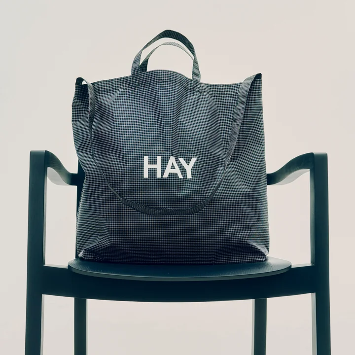 HAY - Grid Crossover Bag M, dunkelblau