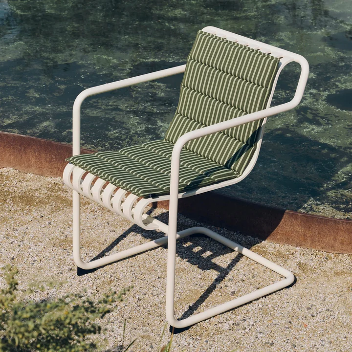 HAY - Terrazza Faltbares Sitzkissen, dicke Streifen, oliv