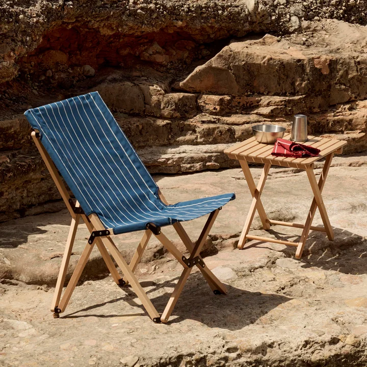 HAY - Outdoor Market Klappstuhl, blau mit beigen Streifen