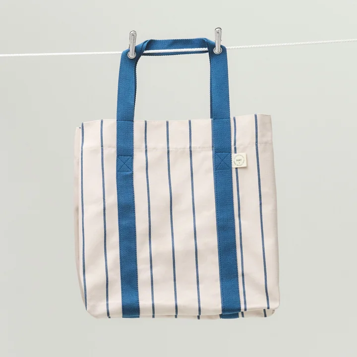 HAY - Outdoor Market Tote Bag M, beige mit blauen Streifen