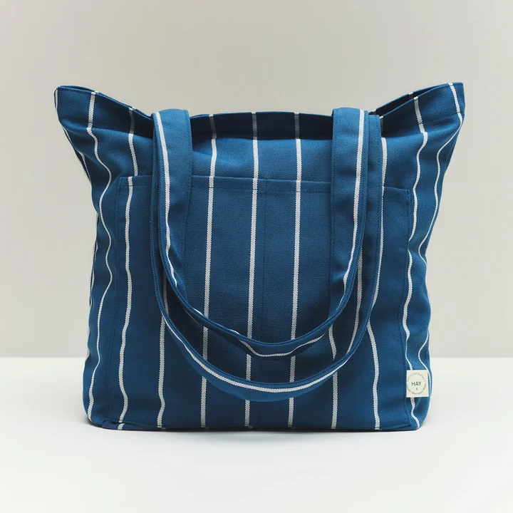 HAY - Outdoor Market Tote Bag M, blau mit beigen Streifen