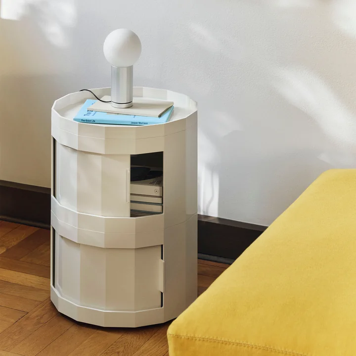 HAY - Facet Cabinet 20 mit Füßen und Rollen, eggshell