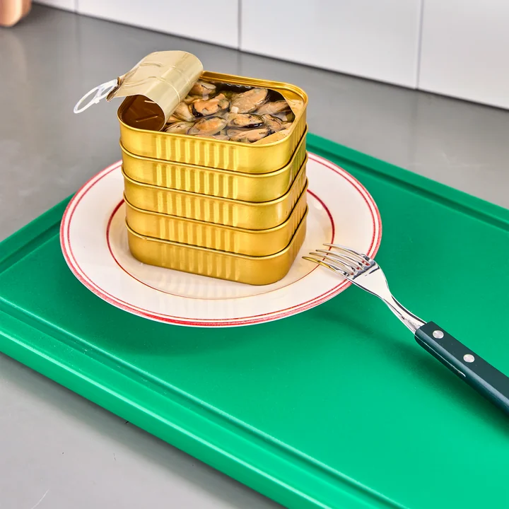 Nicolas Vahé - Cop Schneidebrett, 50 x 30 cm, grün und Bistro Teller Ø 21 cm, rot / weiß