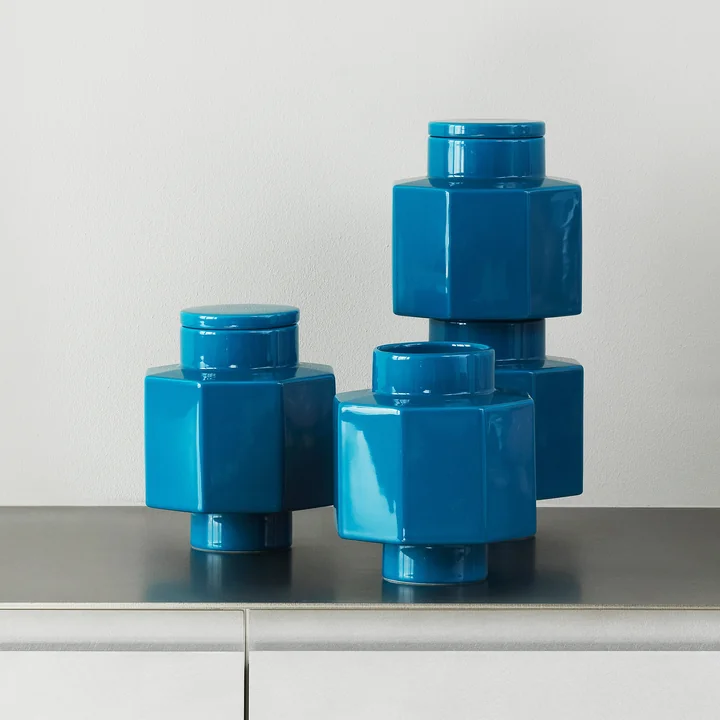 Normann Copenhagen - Deko Object Vase Hexagon mit Deckel, petrol blue