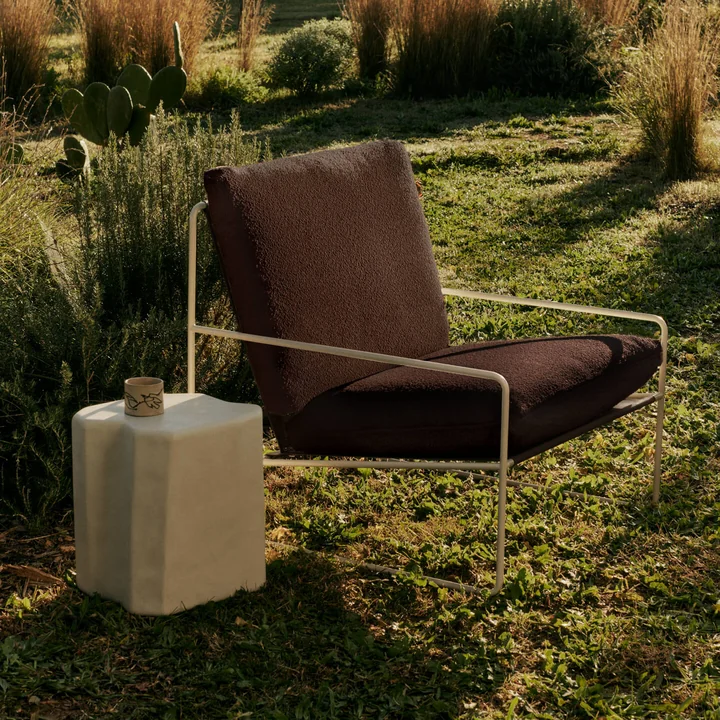 Ferm Living - Desert Outdoor Sessel, cashmere / chestnut (Pure Bouclé)