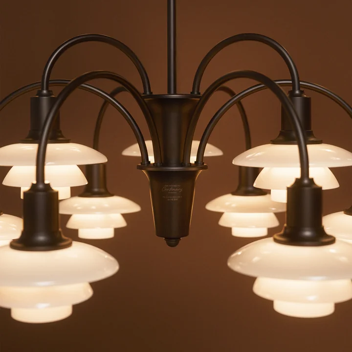 Louis Poulsen - PH 1/1 Kronleuchter Centenary Edition, aged brass / dusty terracotta (9-Armig)