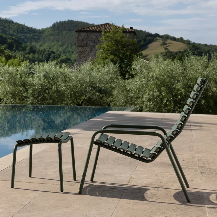 HOUE - ReCLIPS Outdoor Loungesessel und Fußhocker, olivgrün