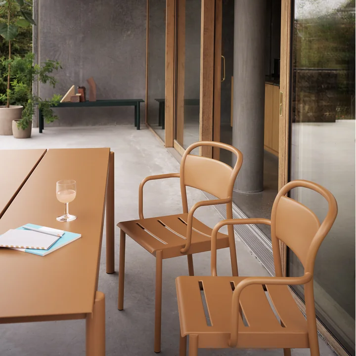 Muuto - Linear Stahltisch Outdoor, 200 cm, burnt orange