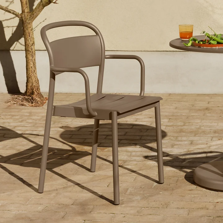 Muuto - Linear Steel Armchair Outdoor, taupe