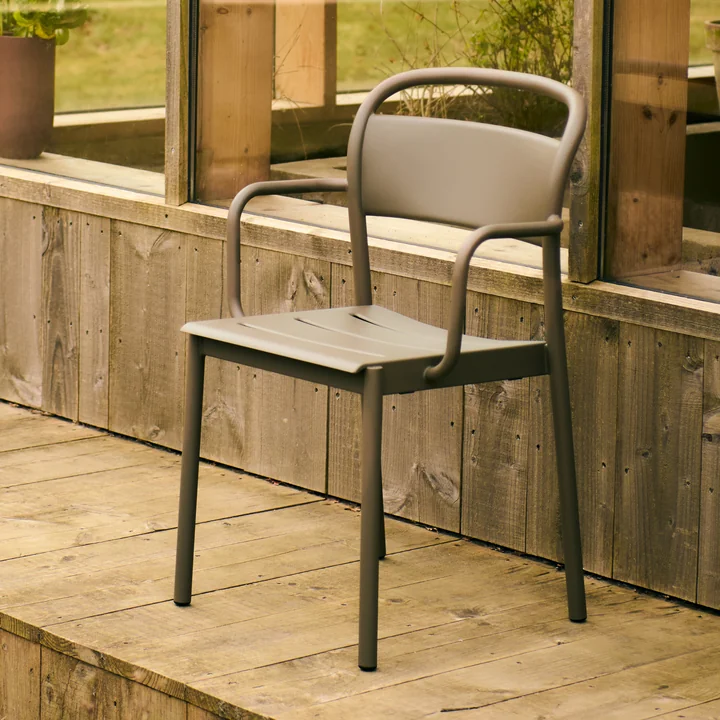 Muuto - Linear Steel Armchair Outdoor, taupe