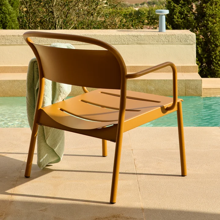 Muuto - Linear Steel Lounge Armchair, burnt orange 