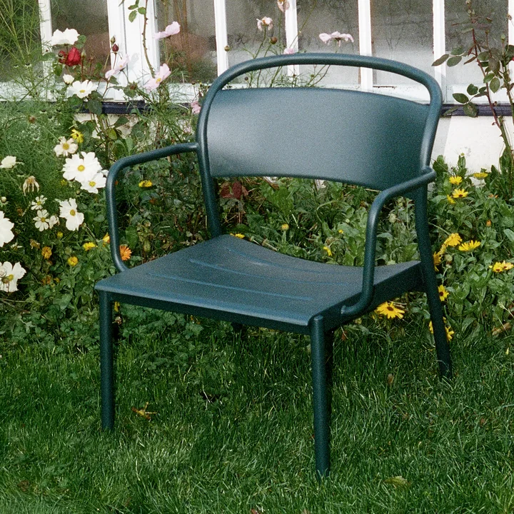 Muuto - Linear Steel Lounge Armchair, dunkelgrün 