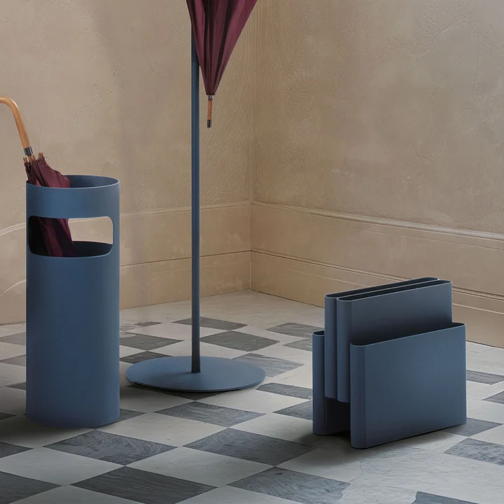 Kartell - Zeitschriftenständer mit vier Taschen, mat blue