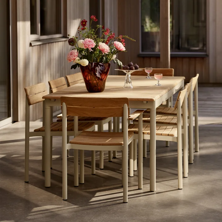 Fritz Hansen - Skagerak Pelagus Stuhl, Armlehnstuhl und Tisch, Teak / elfenbein