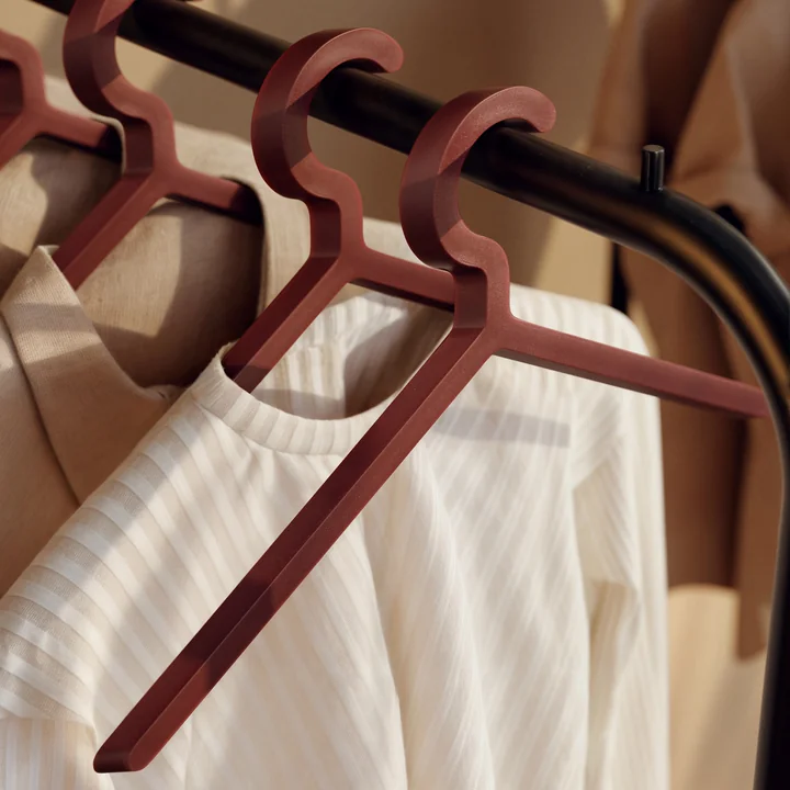 Woud - Illusion Hanger (3er-Set), tiefrot