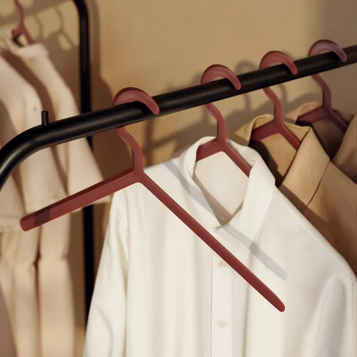 Woud - Illusion Hanger (3er-Set), tiefrot