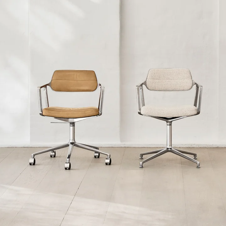 Vipp - 453 Drehstuhl, Aluminium, leather camel, auf Rollen