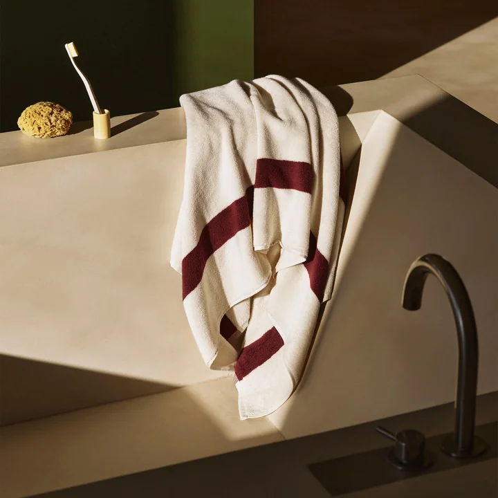 HAY - Stripe Badetuch 70 x 140 cm, burgundy
