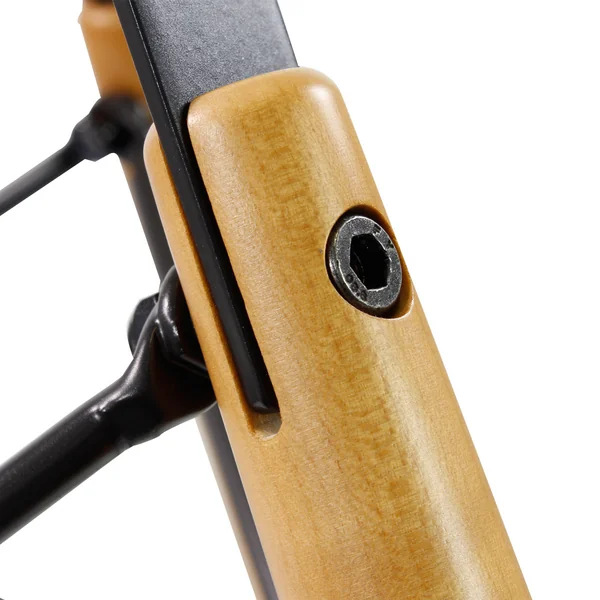 Die Verarbeitung der Re-Edition des Eames Plastic Side Chair DSW im Detail