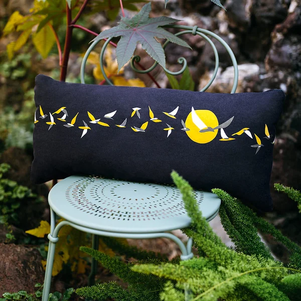 Das Fermob - Ava Kissen, 70 x 35 cm, nachtblau