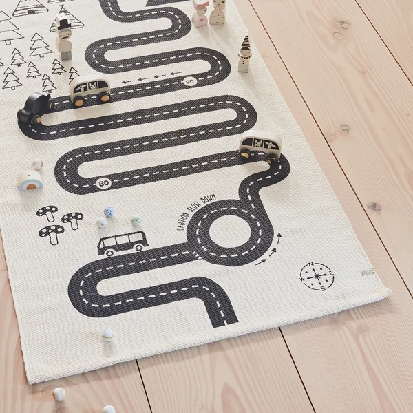 Adventure Spielteppich 180 x 70 cm von OYOY in schwarz / weiß