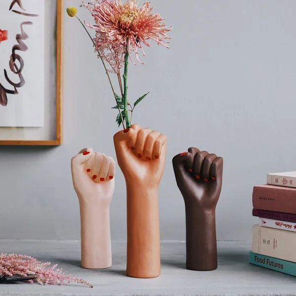 Girl Power Vase von Doiy