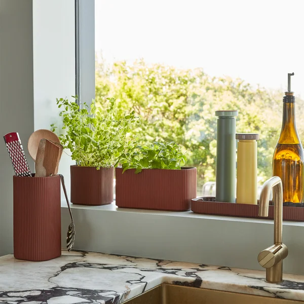 Facade Kräutertopf, dark terracotta - Gruppe von HAY.