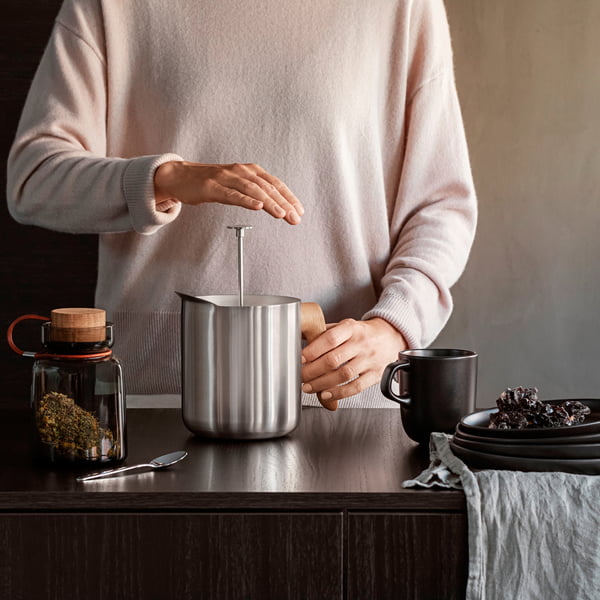 Der Nordic Kitchen Teebereiter von Eva Solo im Einsatz in der Küche