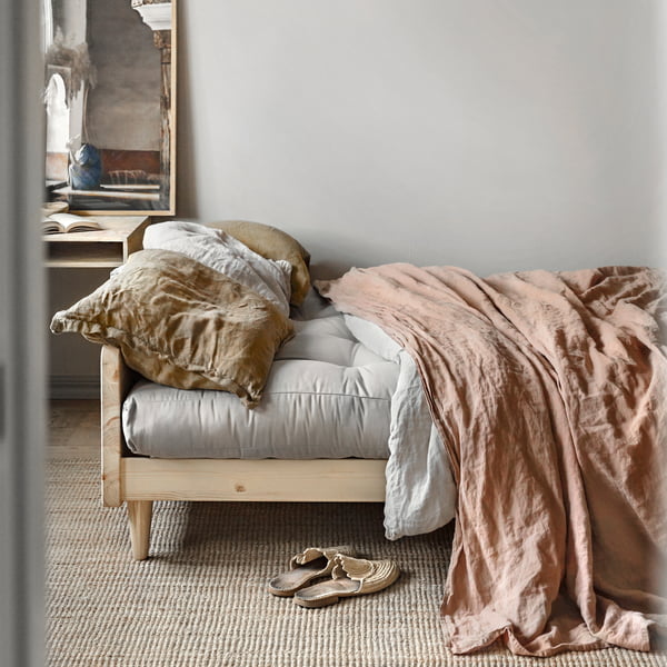 Das Indie Schlafsofa von Karup Design als gemütliches Bett