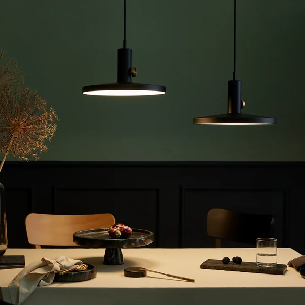 Mood Pendelleuchte von yunic in schwarz
