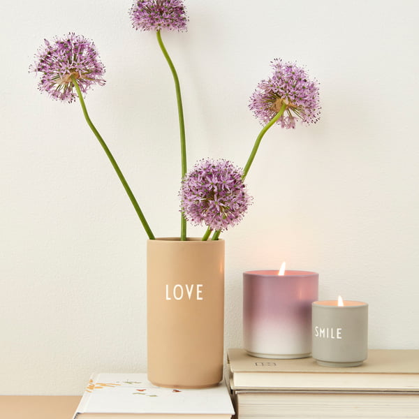 AJ Favourite Porzellan Vase Medium von Design Letters