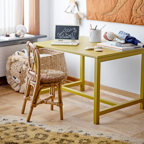 Rese Kindertisch von Bloomingville