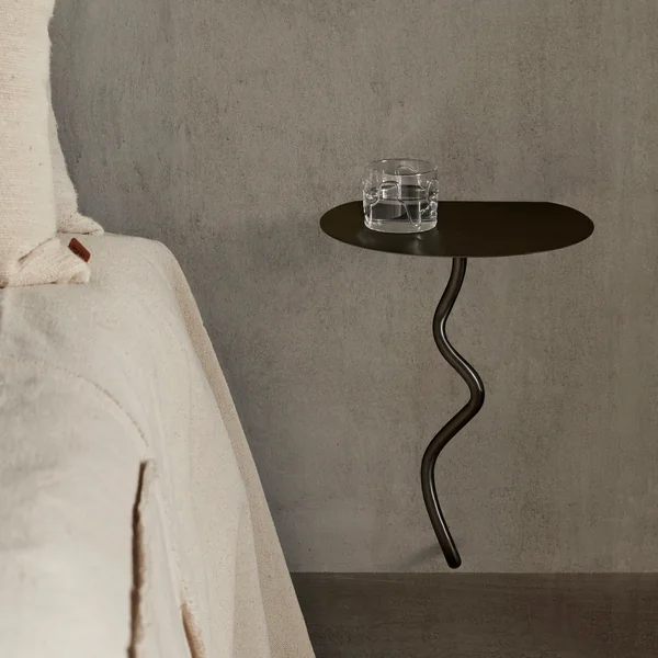 Ferm Living - Curvature Wandtisch, Messing schwarz