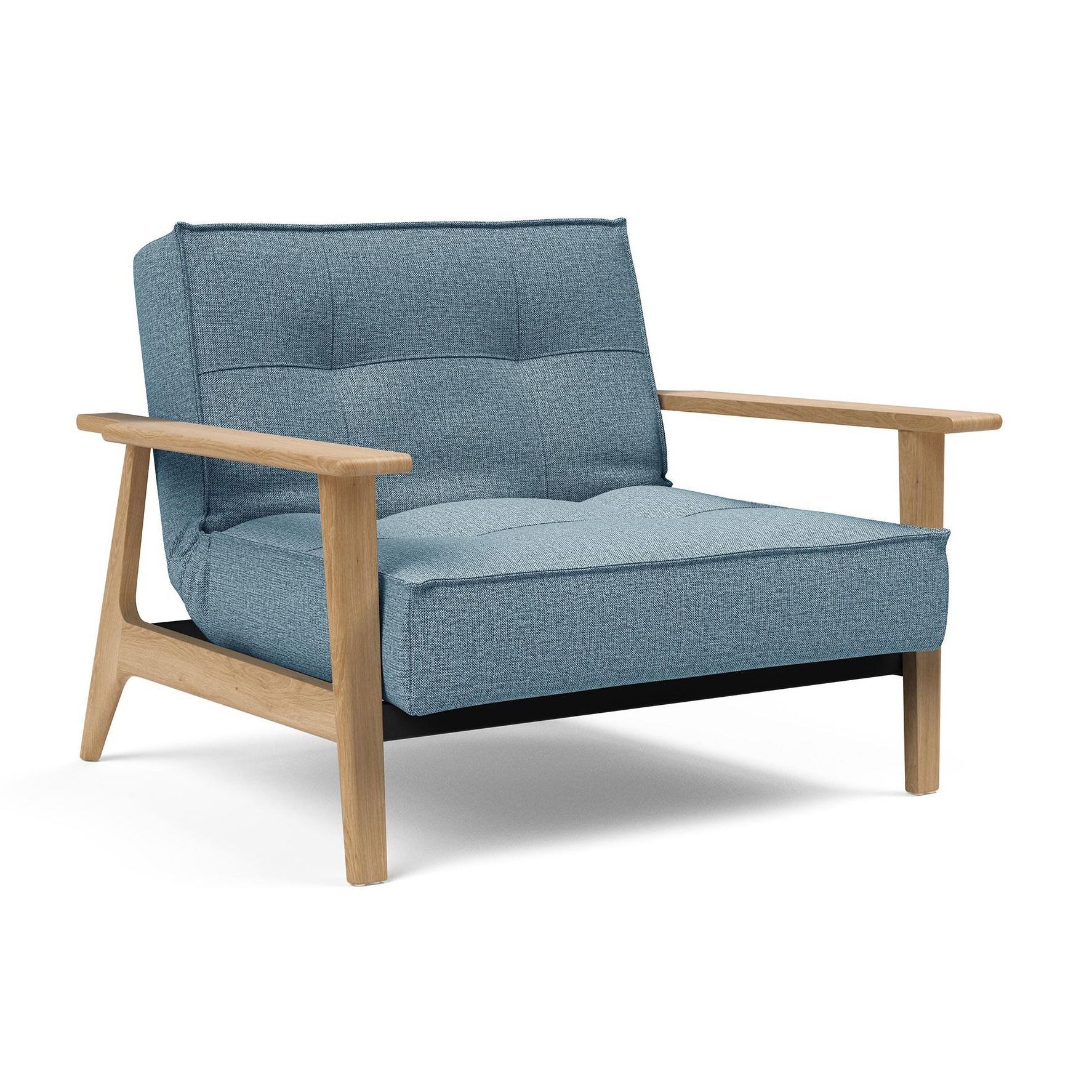 Innovation - Splitback Frej Easy Chair Oak - hellblau/Stoff 525 Mixed Dance Light Blue/Gestell Stahl schwarz/Armlehnen/Beine lackierte Eiche